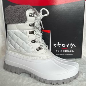 NWB Storm by Cougar Carlisle White Quilted Waterproof Boots